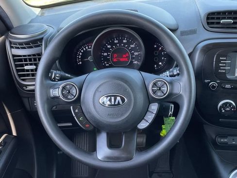 Used 2017 Kia Soul FWD image 11