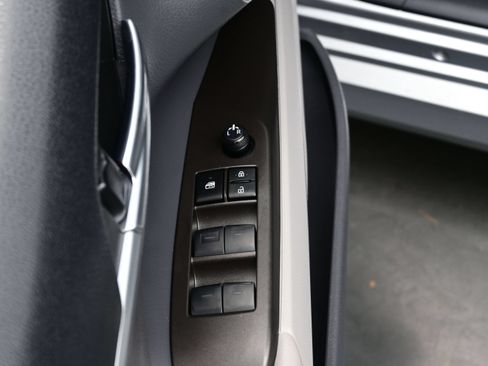 Used 2023 Toyota Camry LE FWD image 10