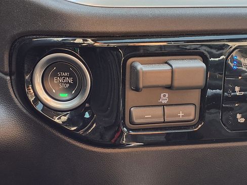 Used 2024 Chevrolet Silverado 1500 LTZ w/ LTZ Premium Package image 11