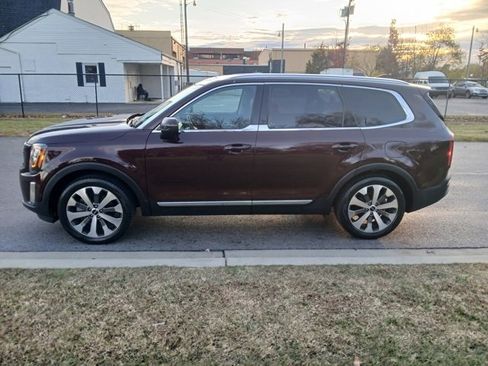 Used 2022 Kia Telluride EX w/ EX Premium Package image 6