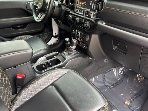 Used 2021 Jeep Wrangler Unlimited Sahara image 15