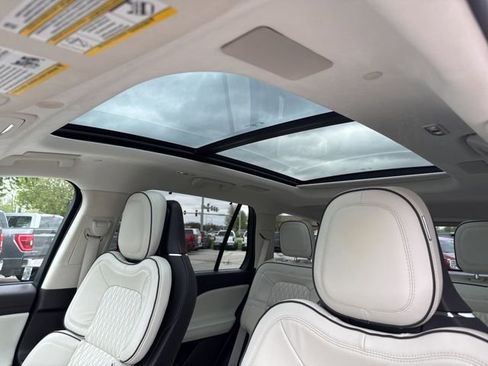 Certified 2023 Lincoln Aviator Black Label AWD/4WD image 39