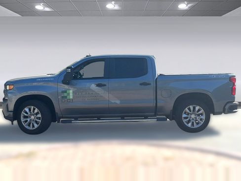 Used 2020 Chevrolet Silverado 1500 Custom w/ Custom Max Trailering Package AWD/4WD image 2