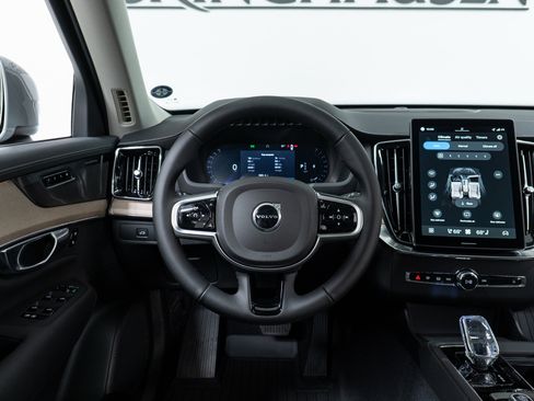 New 2026 Volvo XC90 B6 Plus w/ Protection Package Premier image 17