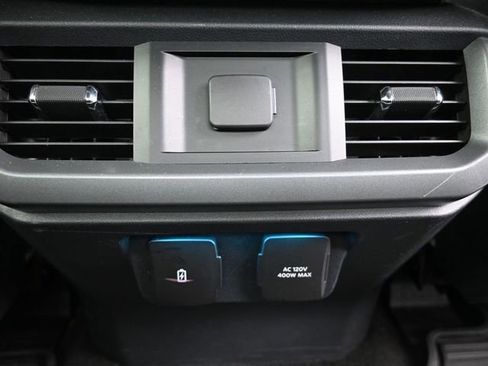 Used 2022 Ford F150 Lariat image 27