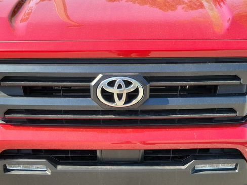 Used 2025 Toyota Tacoma SR5 image 5