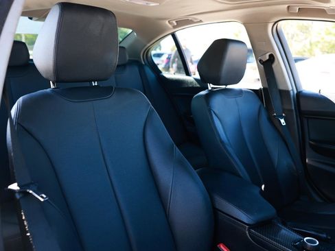 Used 2014 BMW 320i Sedan image 18