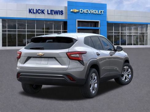 New 2026 Chevrolet Trax LS image 4