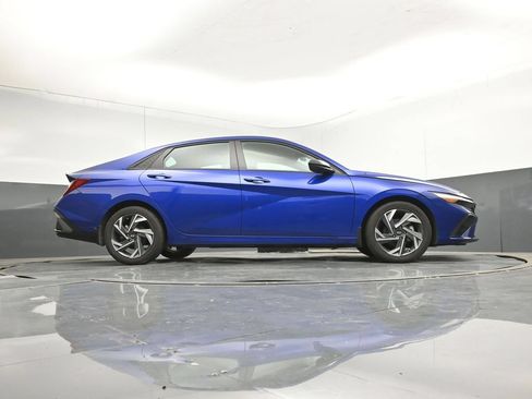 Certified 2025 Hyundai Elantra Sport FWD image 44
