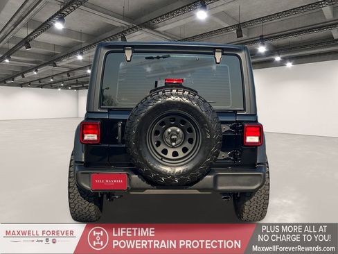 Used 2025 Jeep Wrangler Sport image 15
