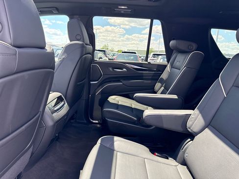 Used 2024 Cadillac Escalade Sport AWD/4WD image 13