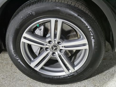 Used 2021 Mercedes-Benz GLC 300 4MATIC image 15