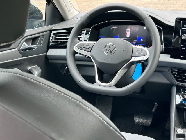 New 2026 Volkswagen Jetta SE FWD image 14