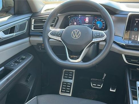 Used 2025 Volkswagen Atlas Peak Edition SE image 24