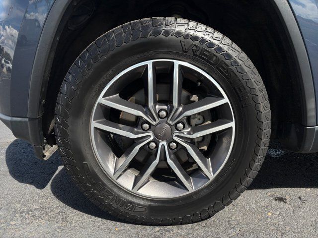 Used 2019 Jeep Grand Cherokee Limited AWD/4WD image 26
