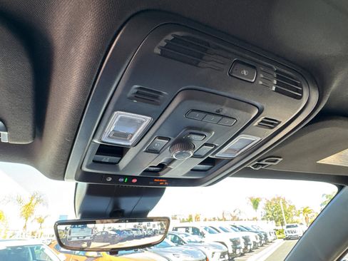 Certified 2024 GMC Yukon Denali Ultimate image 32