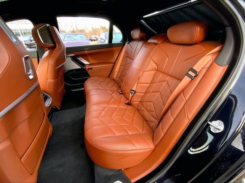 Certified 2023 BMW 760i xDrive image 20