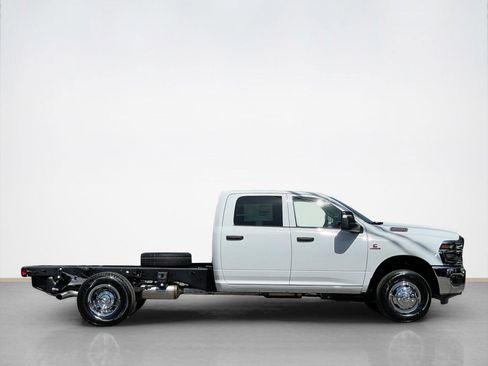 New 2026 RAM 3500 Tradesman AWD/4WD image 9