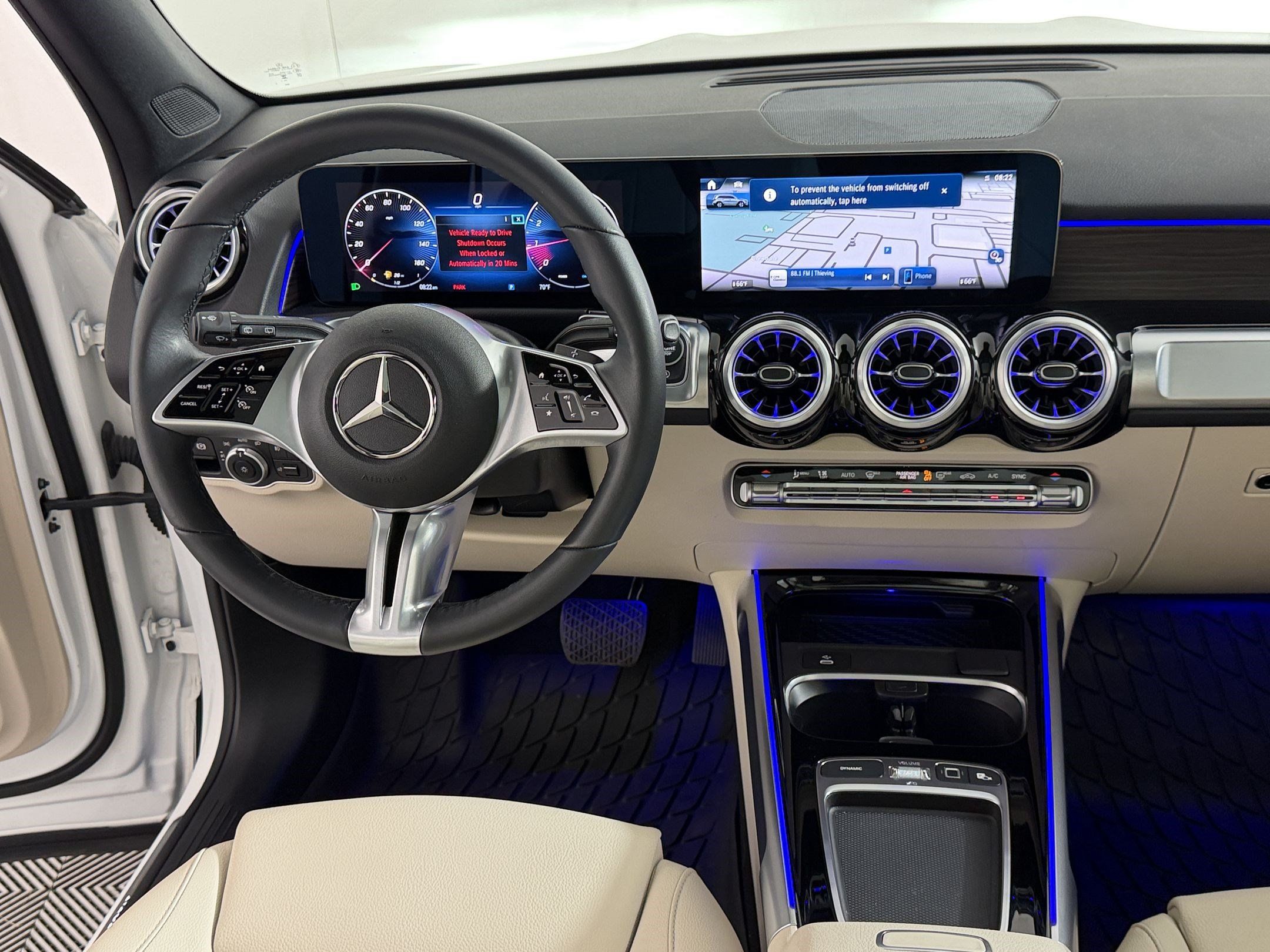 Used 2025 Mercedes-Benz GLB 250 4MATIC image 17