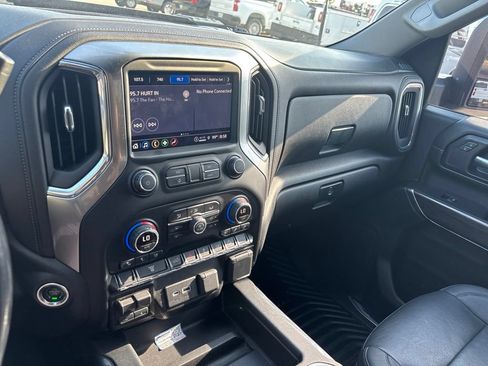 Used 2021 Chevrolet Silverado 2500 LTZ w/ LTZ Convenience Package AWD/4WD image 12