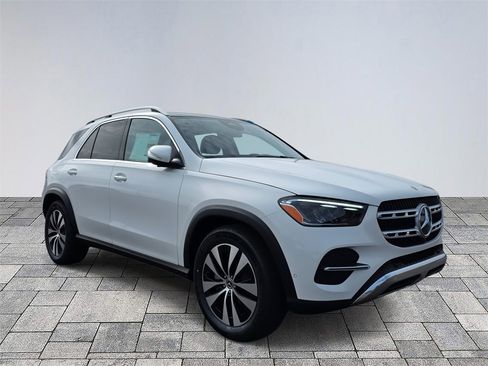 New 2026 Mercedes-Benz GLC 300 image 1