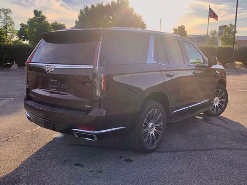 Used 2022 Cadillac Escalade Premium Luxury AWD/4WD image 3