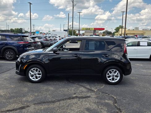 Used 2025 Kia Soul LX w/ LX Technology Package FWD image 4