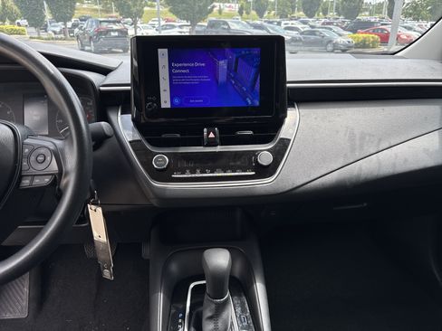 Used 2025 Toyota Corolla LE FWD image 23