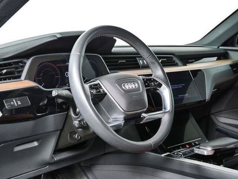 Used 2024 Audi Q8 e-tron Premium Plus AWD/4WD image 5