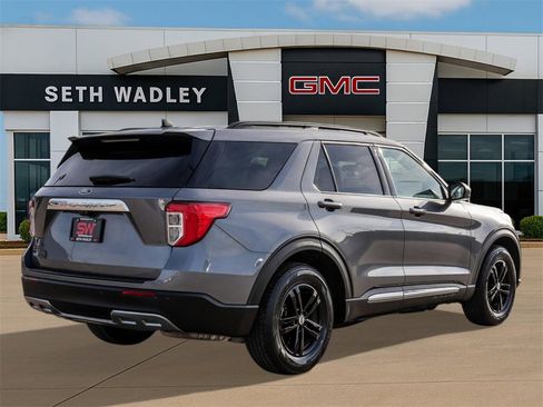 Used 2024 Ford Explorer XLT w/ Equipment Group 202A image 7