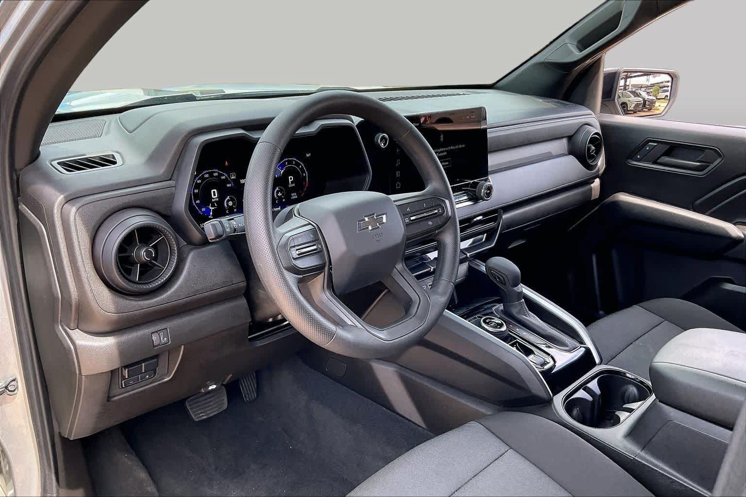 Used 2024 Chevrolet Colorado Trail Boss w/ Advanced Trailering Package AWD/4WD image 17