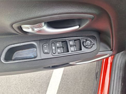 Used 2021 Jeep Renegade Sport FWD image 19
