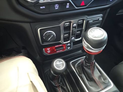 Used 2021 Jeep Wrangler Unlimited Rubicon AWD/4WD image 21