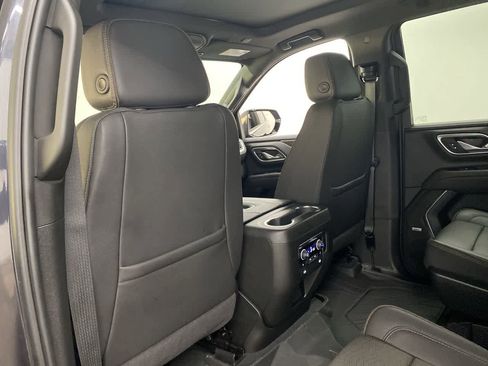 Used 2024 Chevrolet Tahoe High Country w/ Premium Package image 17