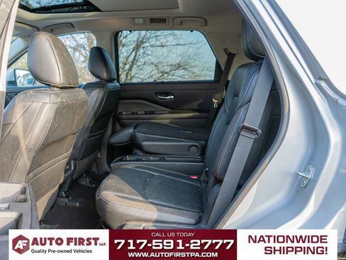 Used 2024 Nissan Pathfinder SL w/ SL Premium Package image 12