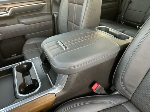 Used 2025 Chevrolet Silverado 2500 High Country w/ High Country Premium Package image 19