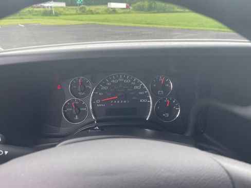 Used 2025 Chevrolet Express 2500 w/ Driver Convenience Package RWD image 17