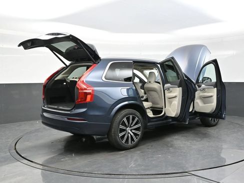 Used 2023 Volvo XC90 B5 Core w/ Protection Package Premier AWD/4WD image 45