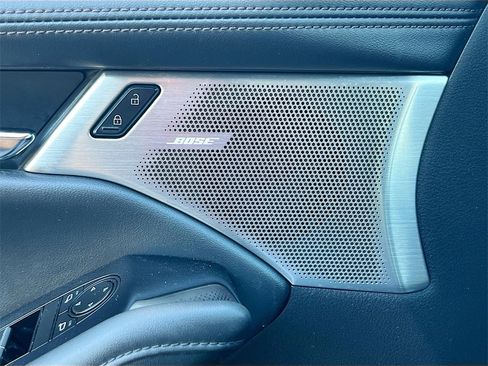 Used 2022 MAZDA MAZDA3 s image 19