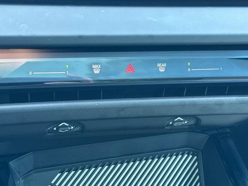 Used 2025 BMW X3 xDrive30i w/ Premium Package image 28