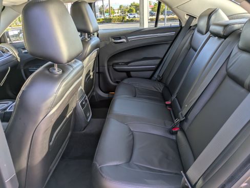 Used 2016 Chrysler 300 Limited image 11