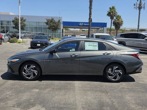 New 2025 Hyundai Elantra Sport image 12