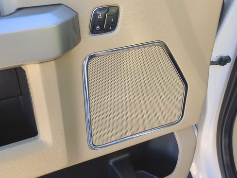 Used 2018 Ford F150 Lariat image 12