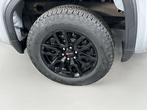 Used 2024 GMC Sierra 1500 Elevation image 11