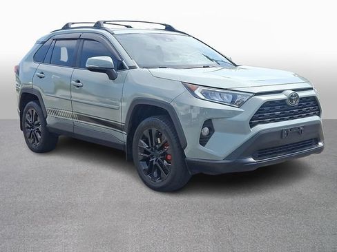 Used 2019 Toyota RAV4 XLE Premium w/ Cold Weather Package AWD/4WD image 3