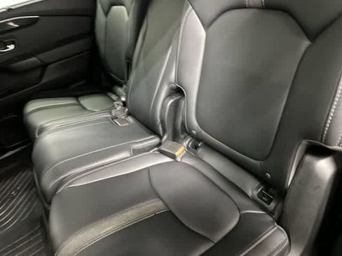 Used 2024 Honda Pilot EX-L image 11