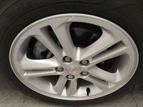 Used 2018 Chevrolet Cruze LT w/ Sun And Sound Package image 31
