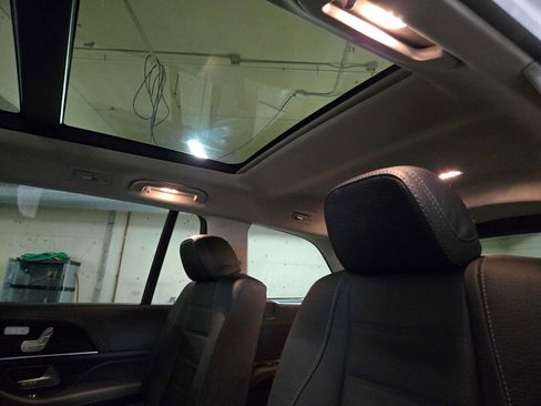 Used 2024 Mercedes-Benz GLS 580 4MATIC image 17