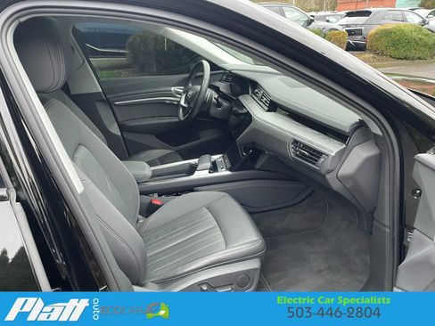 Used 2021 Audi e-tron Premium image 48