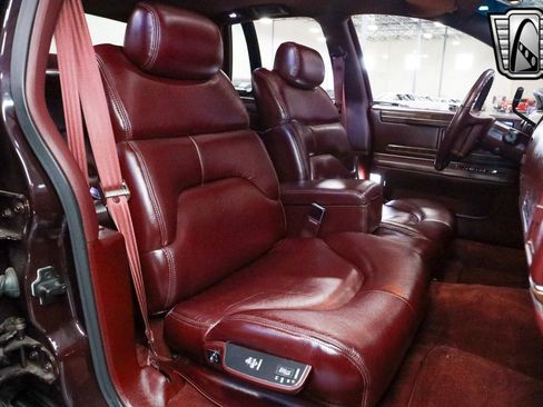 Used 1996 Buick Roadmaster Limited image 25